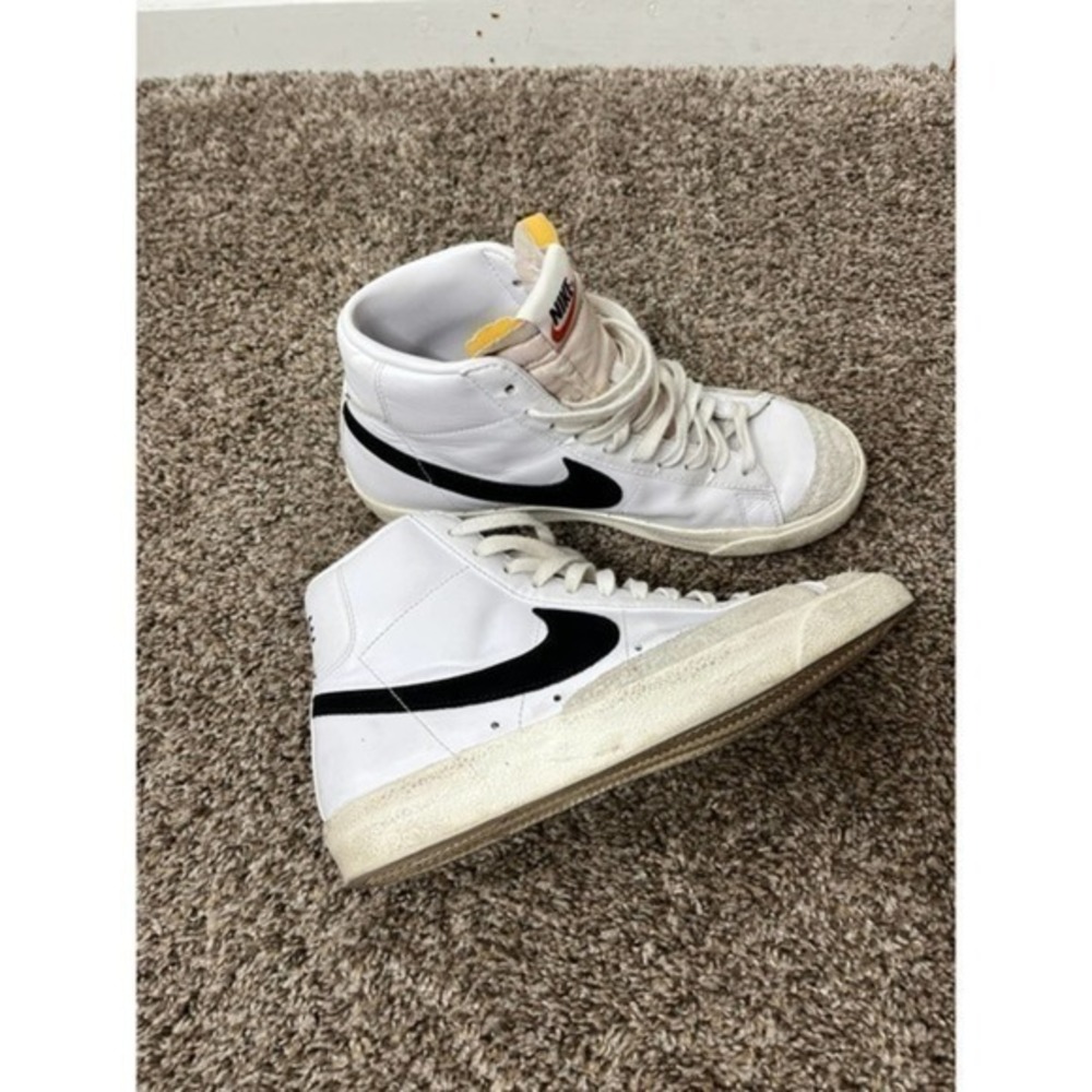 Nike Blazer Mid '77 White/Sail/Peach/Black High Top Leather Sneakers Sz 9.5